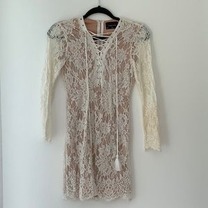 WHITE LACE DRESS